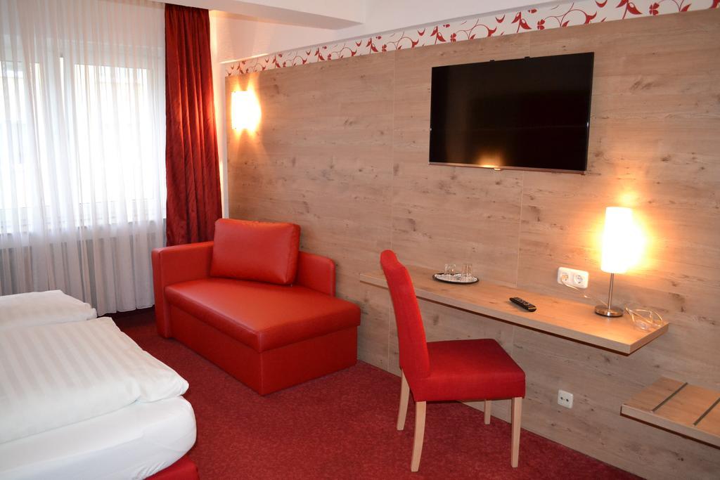 דיסלדורף Hotel Minerva Garni מראה חיצוני תמונה