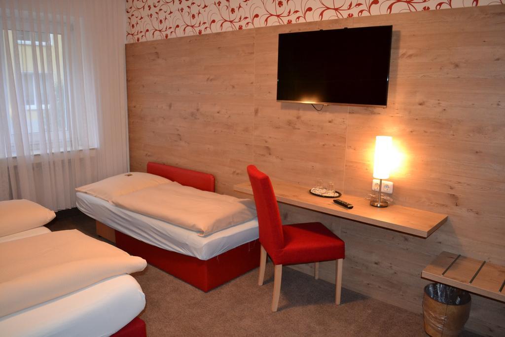דיסלדורף Hotel Minerva Garni מראה חיצוני תמונה