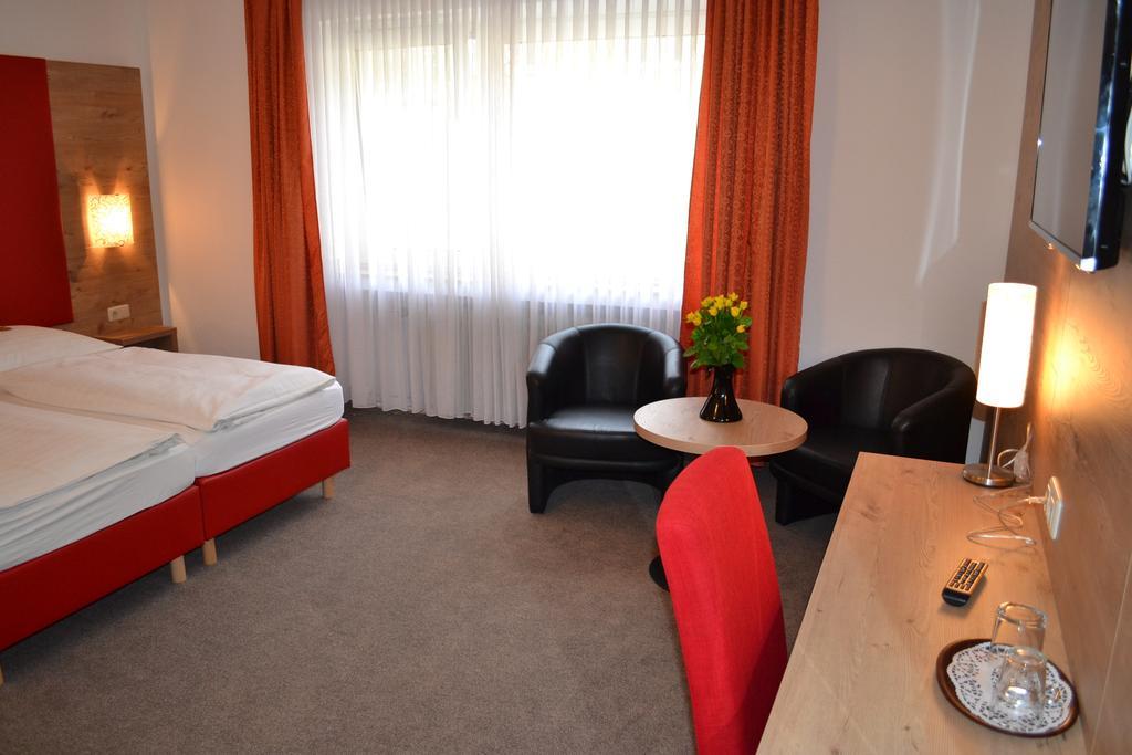 דיסלדורף Hotel Minerva Garni מראה חיצוני תמונה
