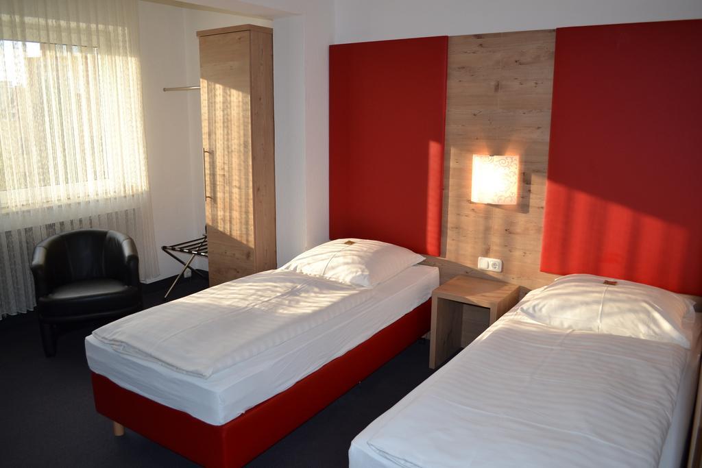 דיסלדורף Hotel Minerva Garni מראה חיצוני תמונה