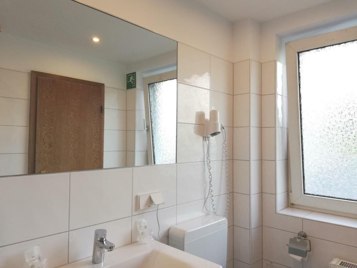 דיסלדורף Hotel Minerva Garni מראה חיצוני תמונה